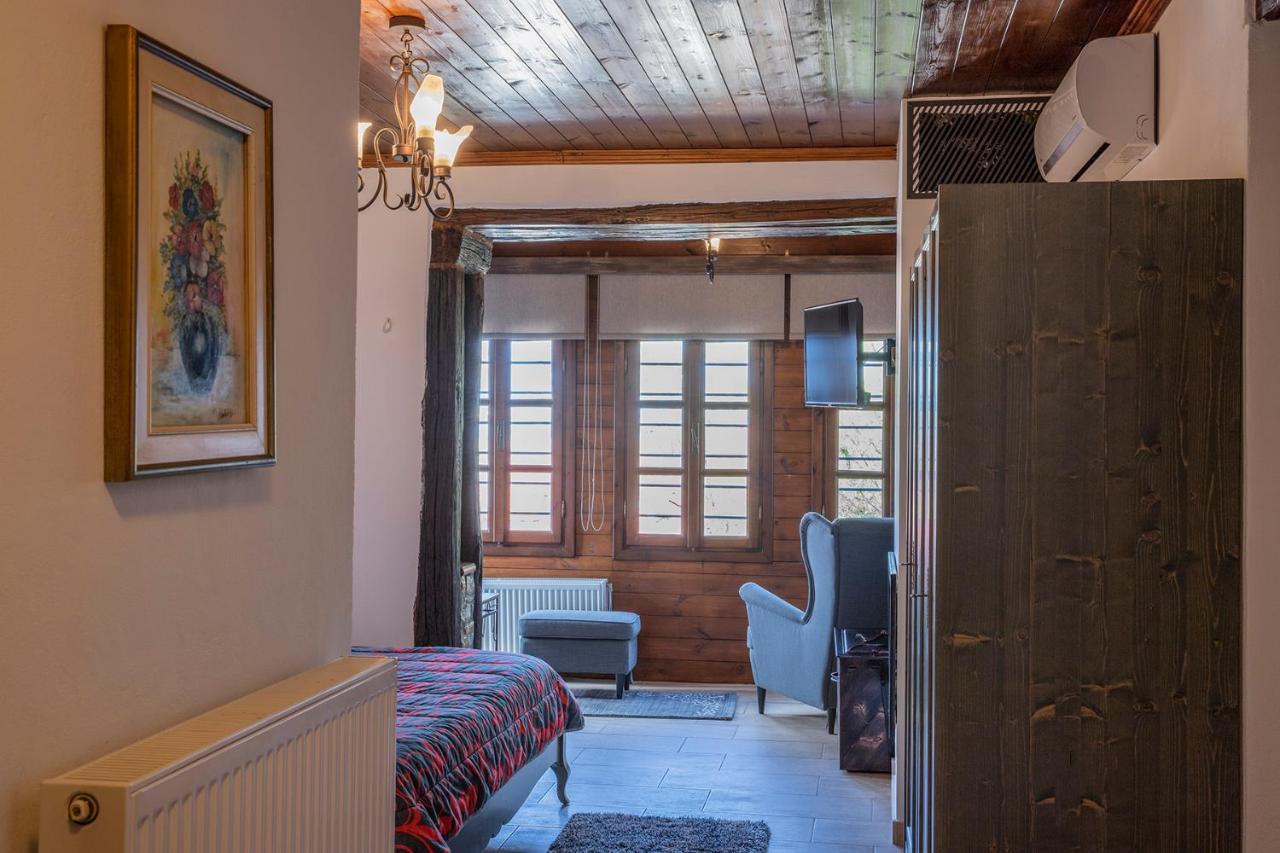 Guesthouse Ourania Palaios Panteleimonas Exteriör bild