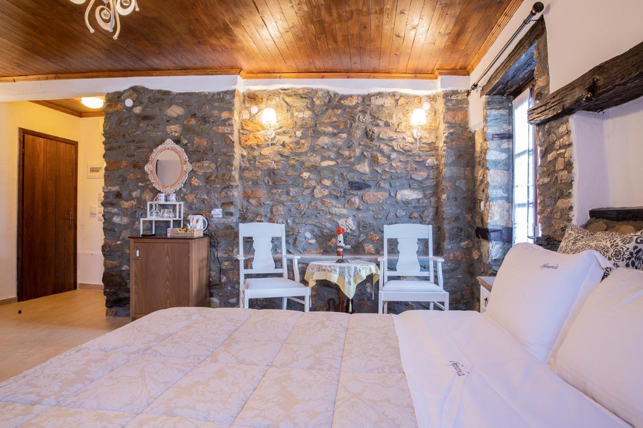 Guesthouse Ourania Palaios Panteleimonas Exteriör bild